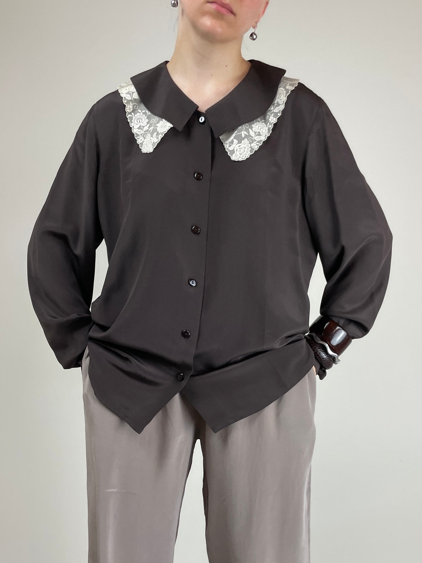 Camicia in pura seta con colletto in pizzo