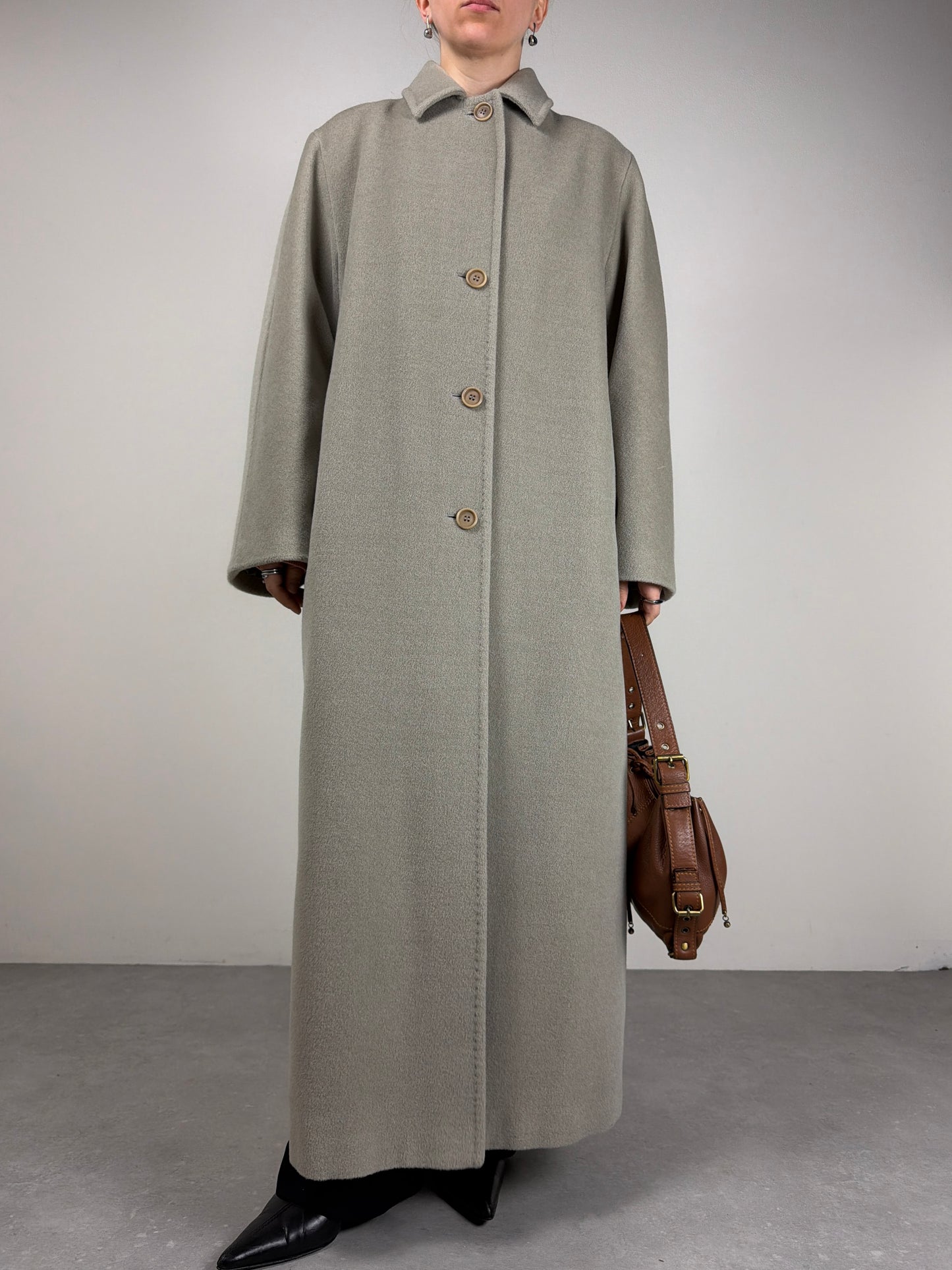 Cappotto lungo in pura lana vergine color grigio sabbia