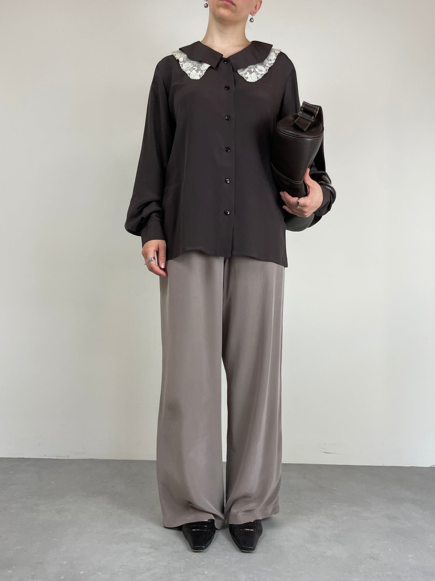 Camicia in pura seta con colletto in pizzo
