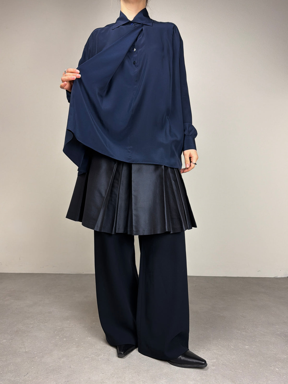 Blusa in pura seta blu