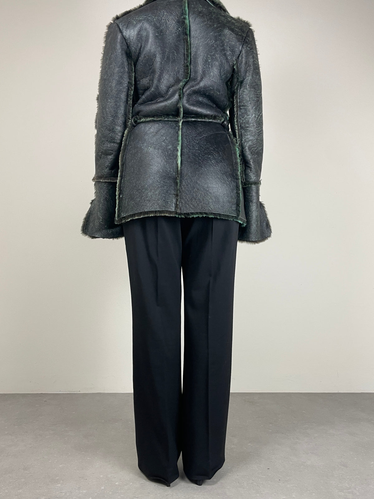 Shearling vintage Made in Italy antracite con riflessi verde salvia