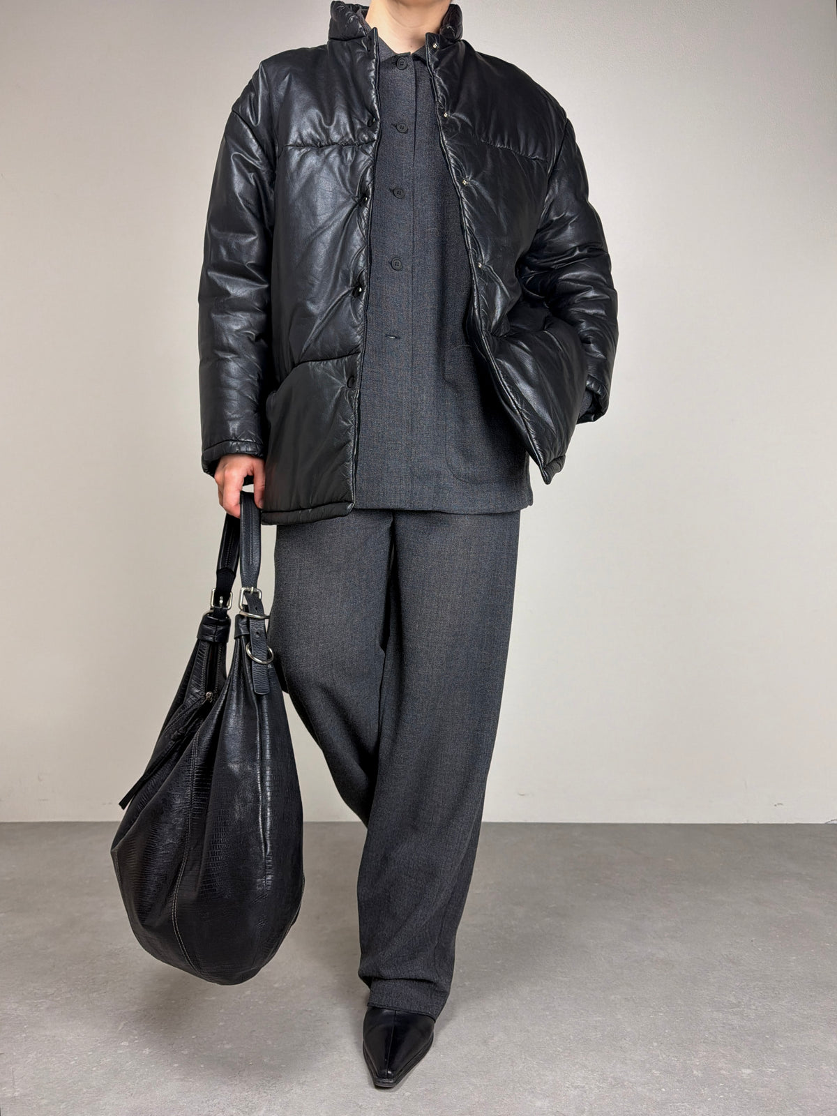 Completo in crêpe di lana con camicia e pantalone