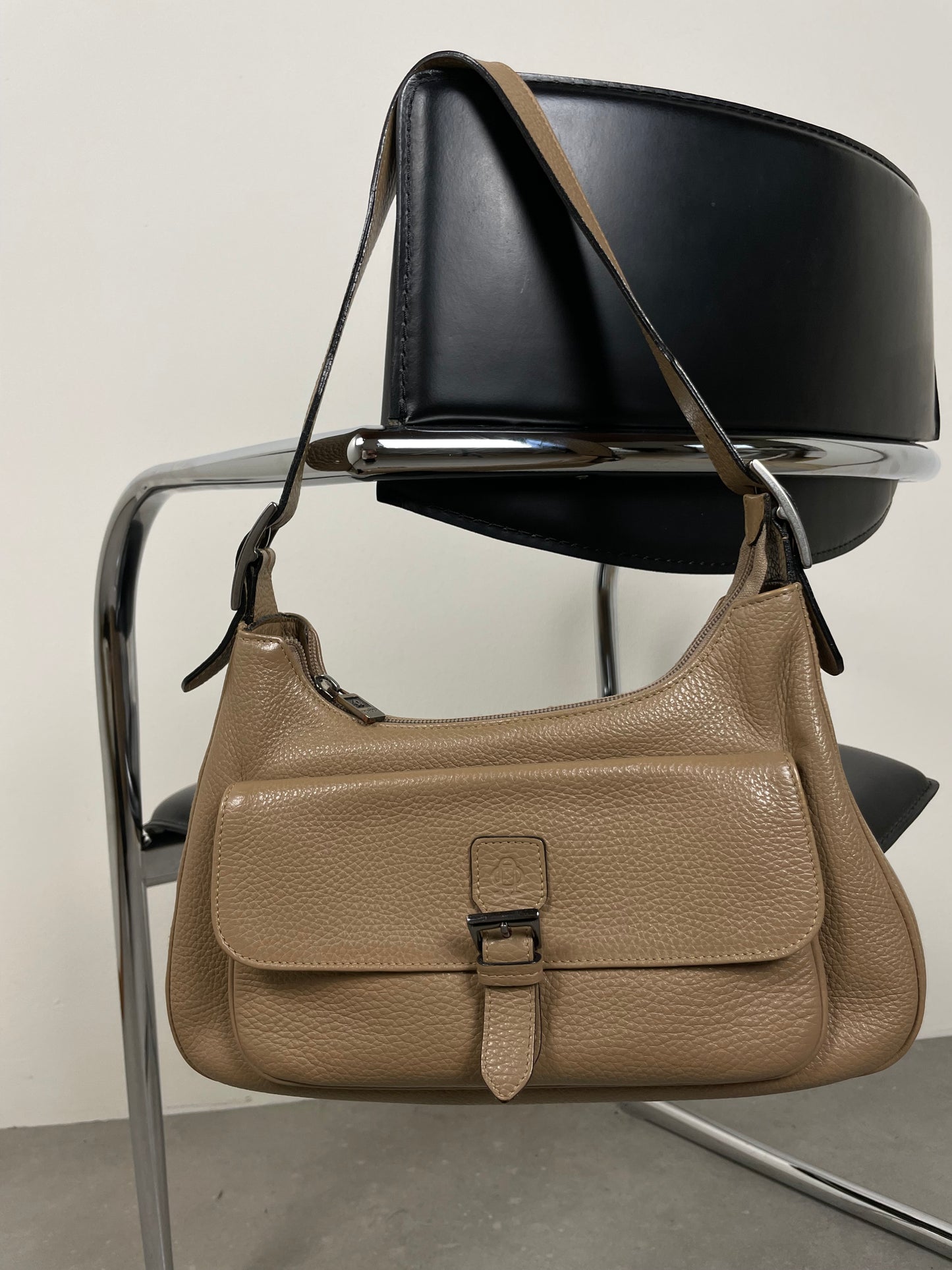 Hazelnut leather bag