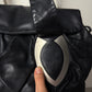 Borsa da spalla in pelle con dettagli in metallo