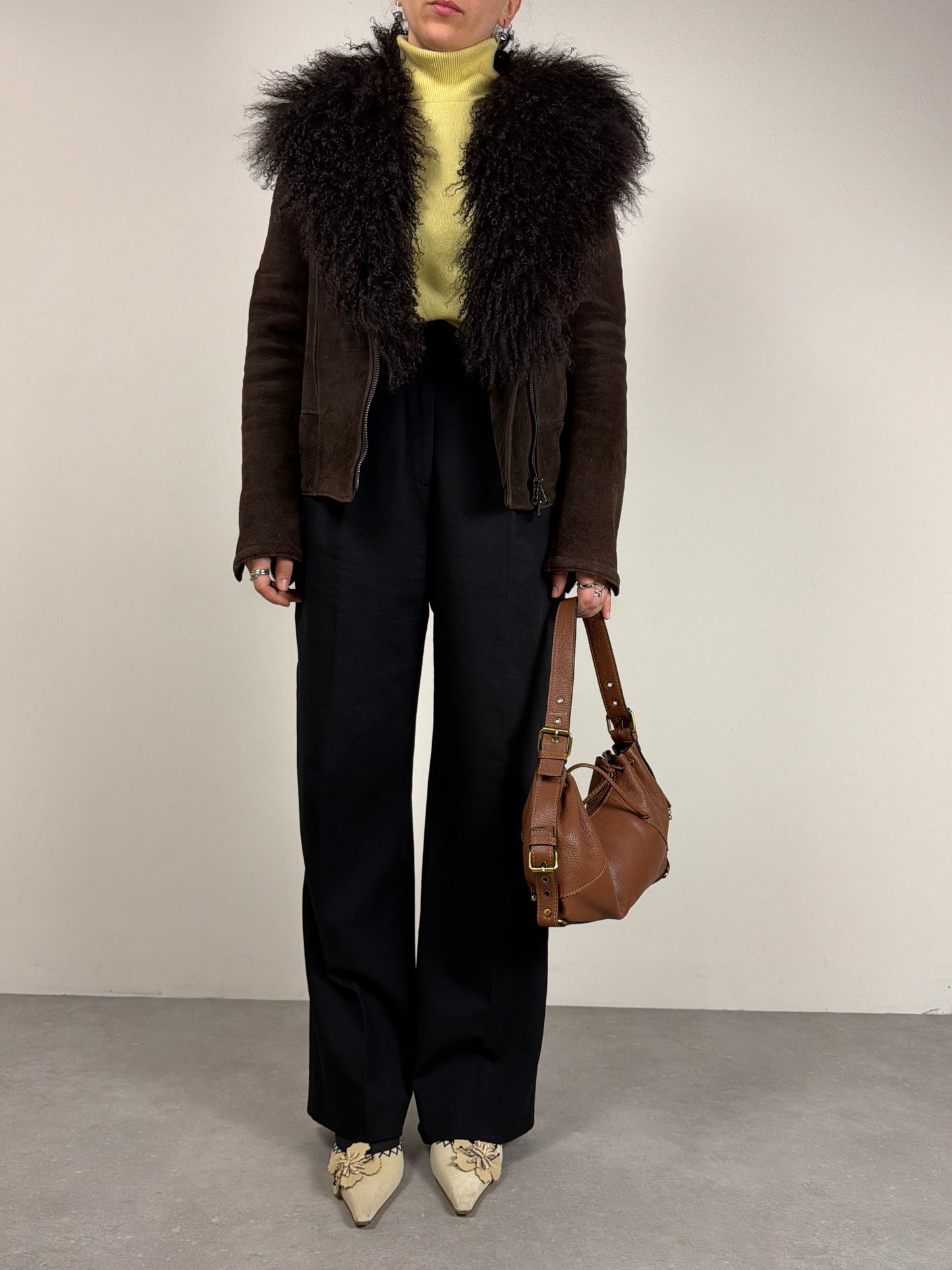 Shearling marrone con collo in pelliccia di Mongolia