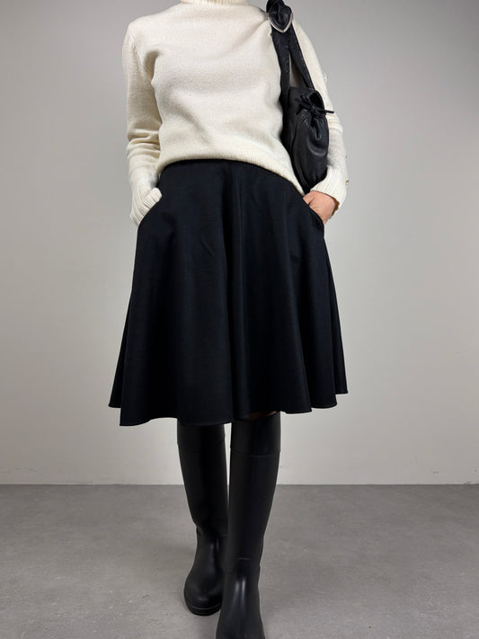 Gonna a ruota in lana con abbottonature laterali