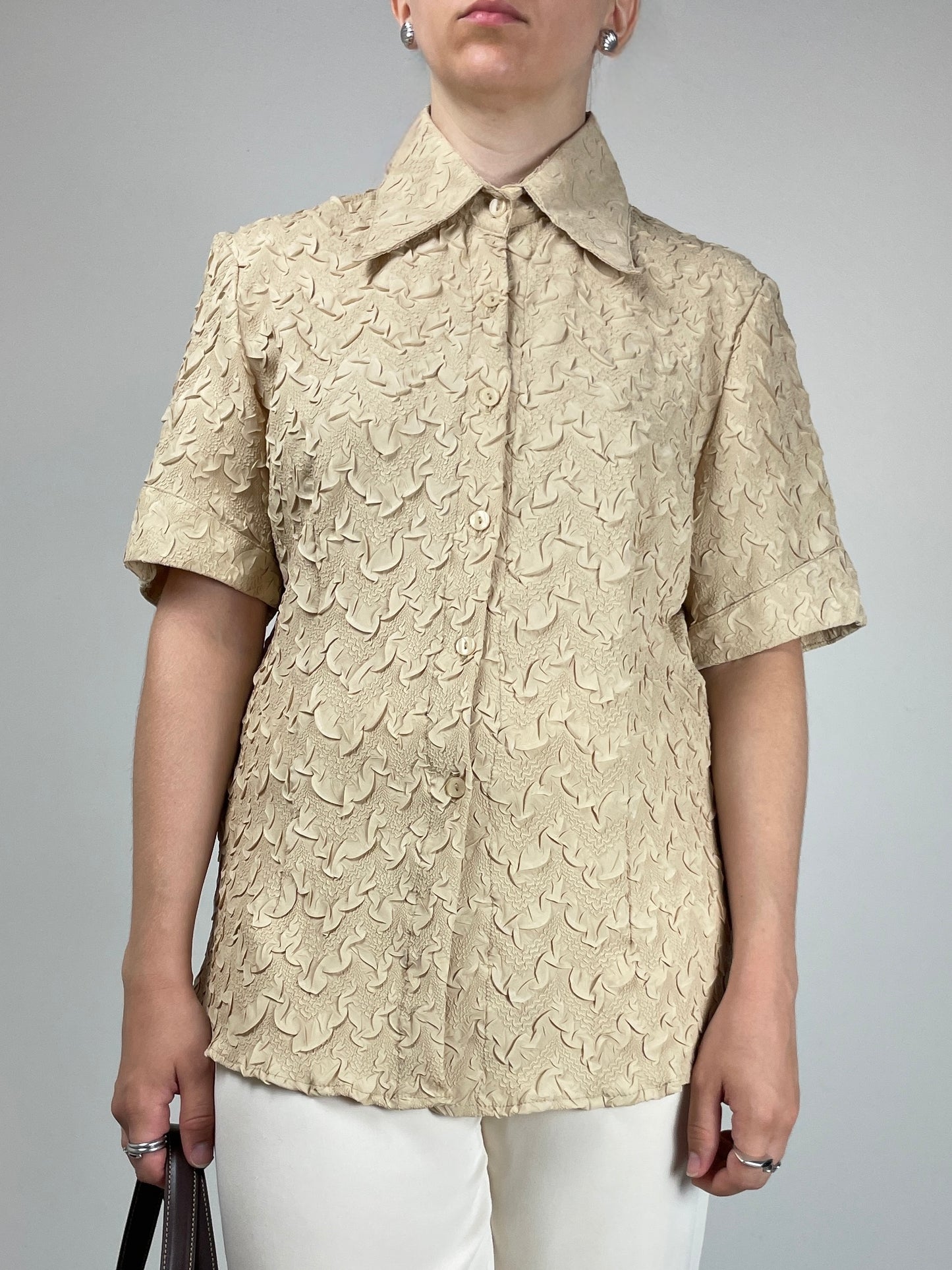 Camicia beige in tessuto crinkle