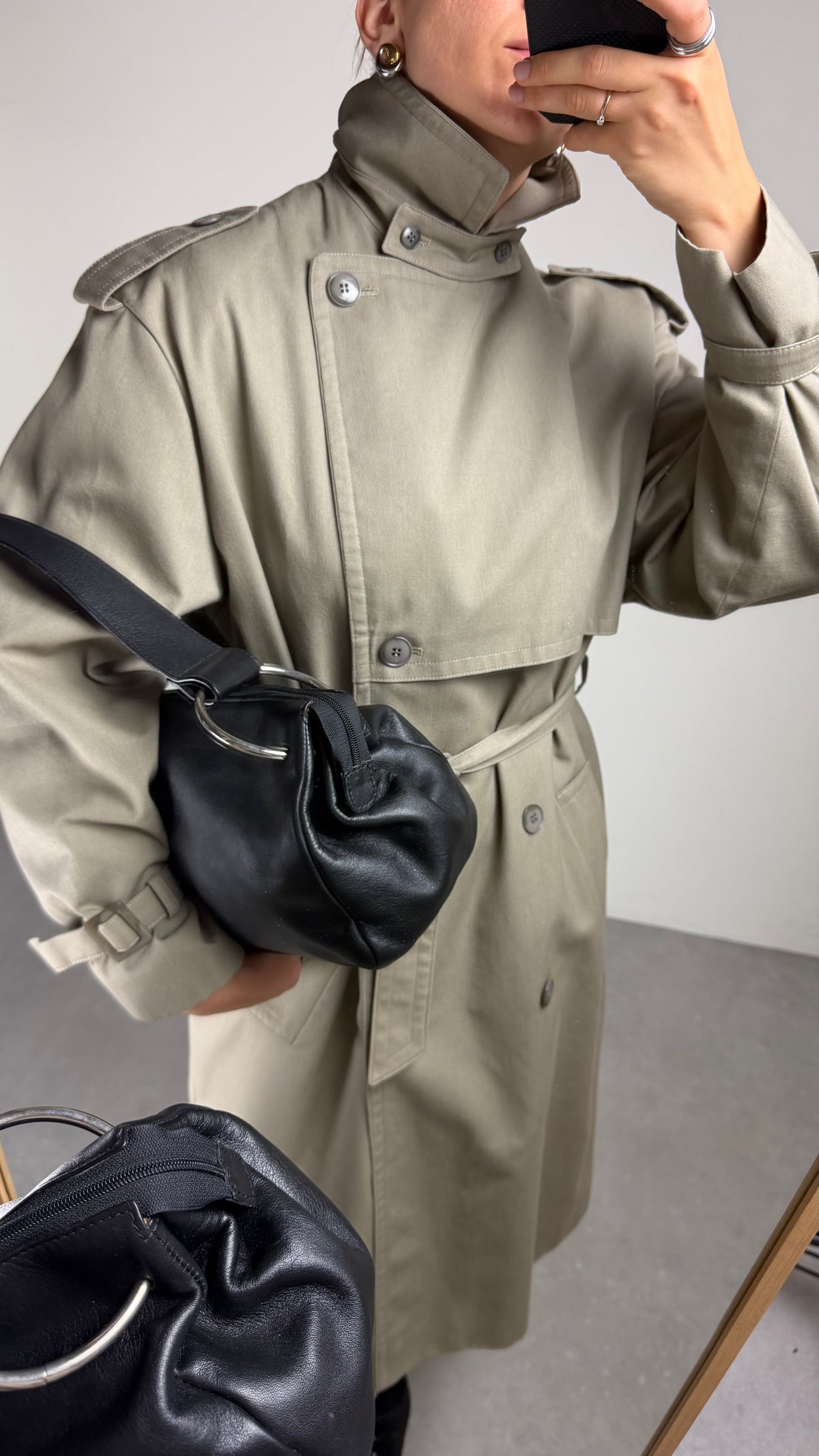 Shoulder bag in vera pelle con anelli