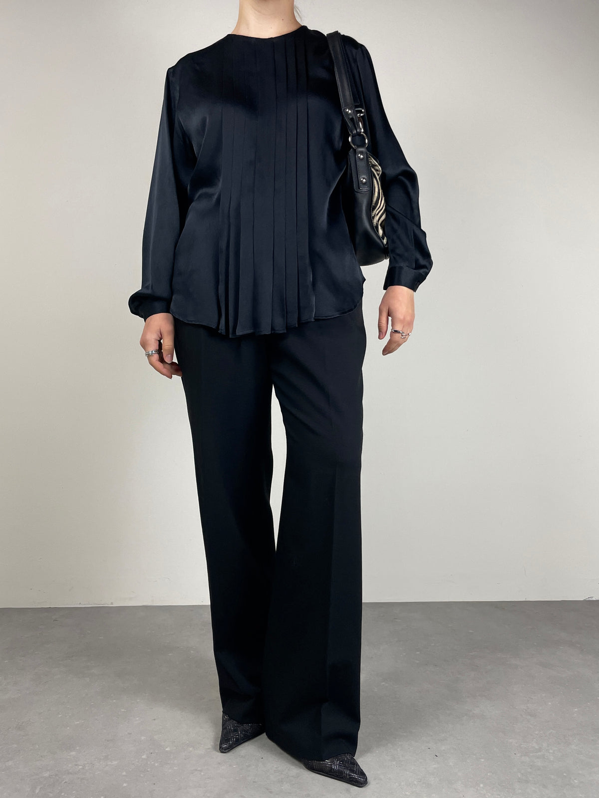 Blusa vintage in pura seta nera