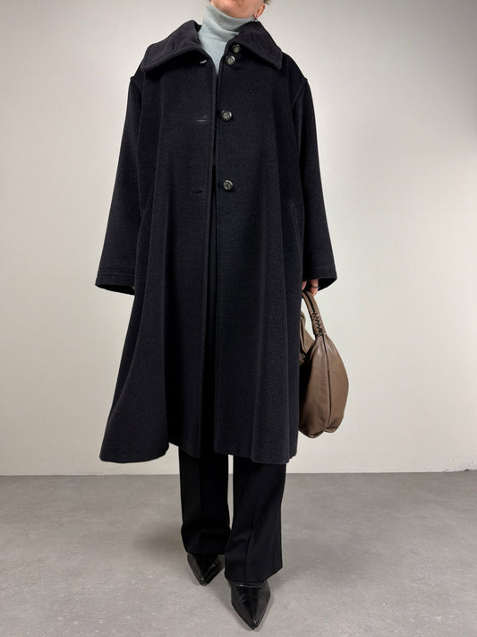 Cappotto Max Mara in lana vergine color grigio dal taglio over