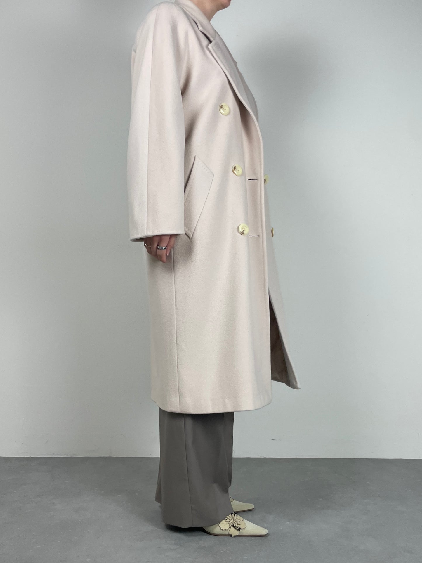 Cappotto in beaver di lana angora e cashmere color cipria
