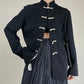 Giacca nera stile orientale con alamari bianchi