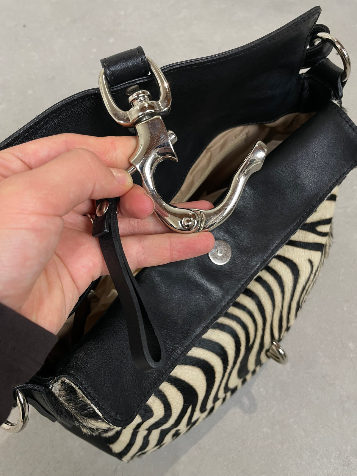 Borsa in vera pelle con pannello in cavallino zebrato