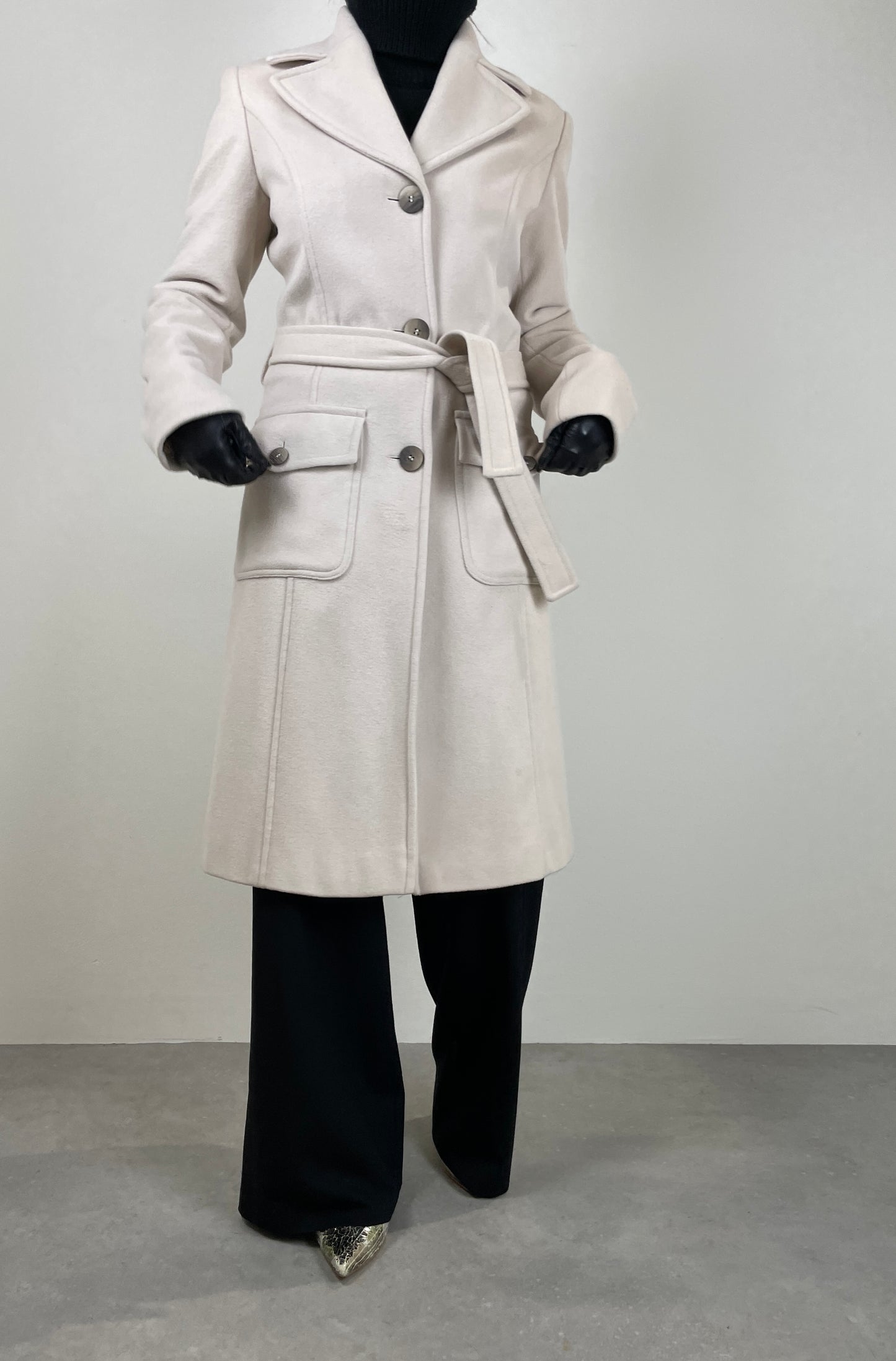 Seashell wool coat