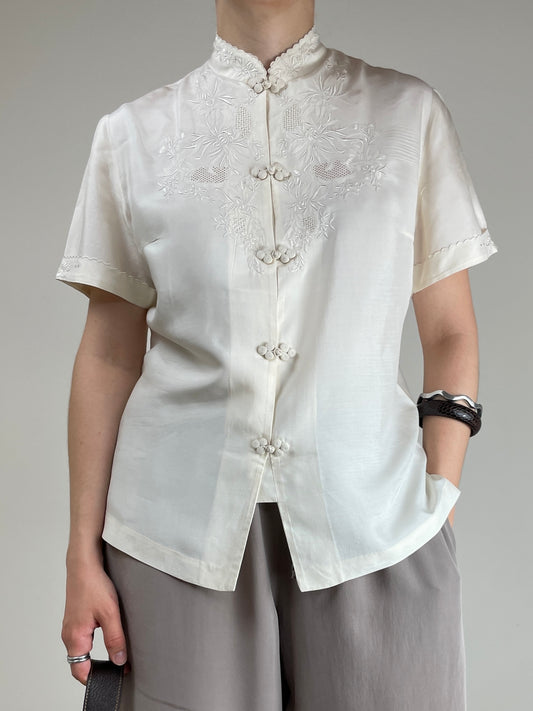 Camicia con ricami in pura seta
