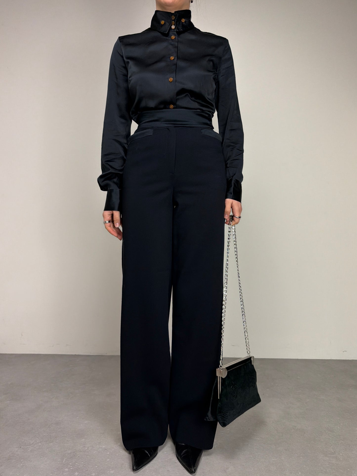 Pantalone vintage elegante in lana a vita alta