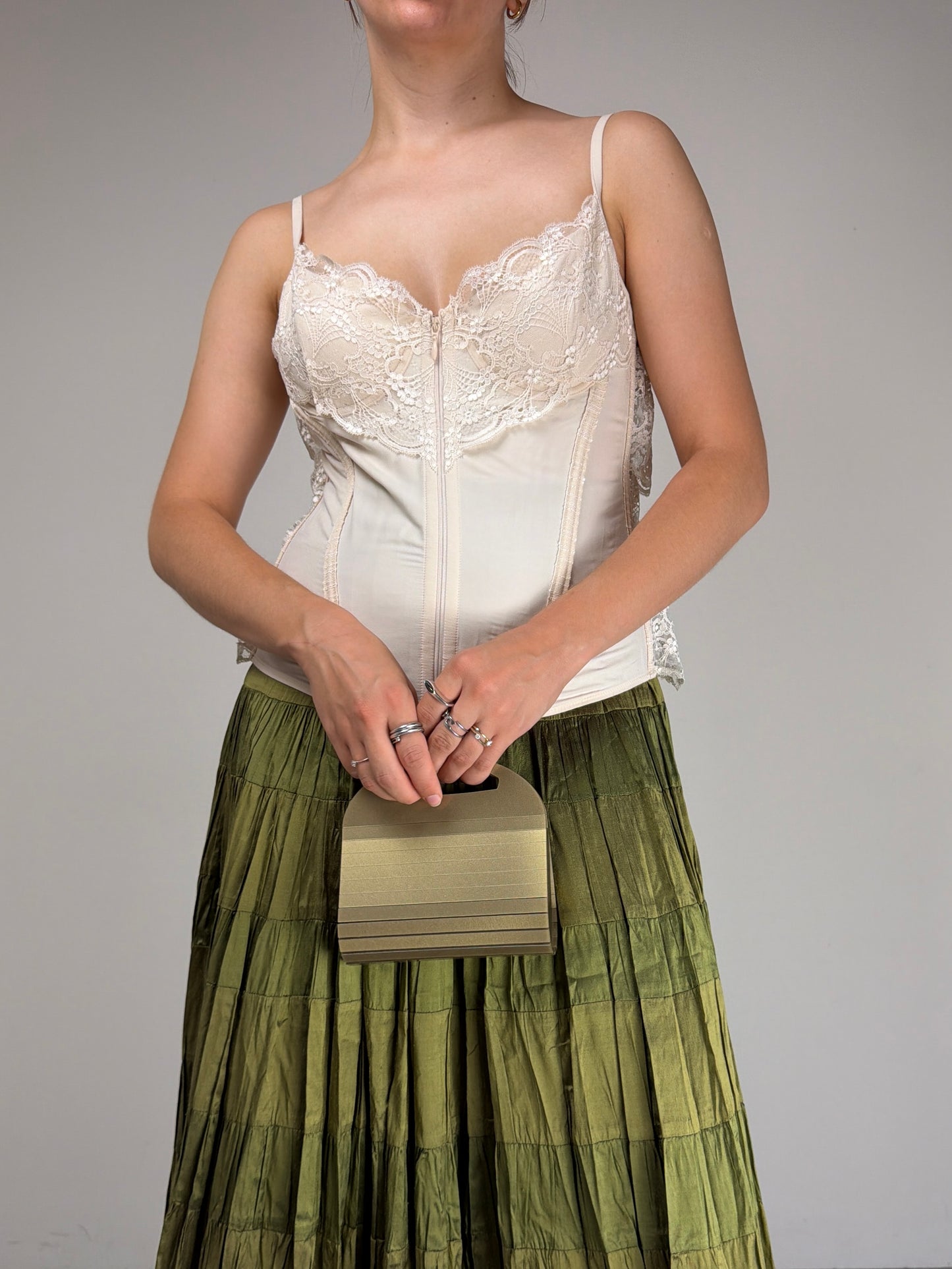 Bustino La Perla con pizzo