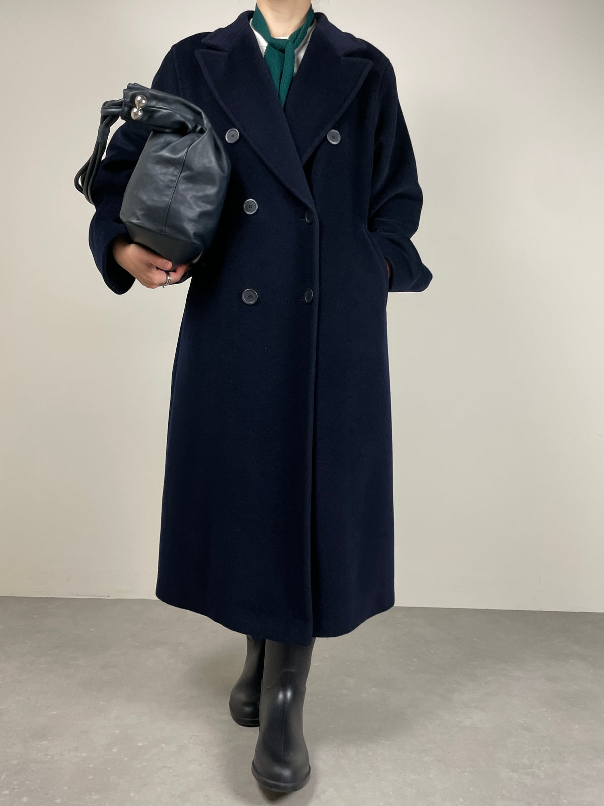 Cappotto a doppiopetto lungo blu in lana made in Italy