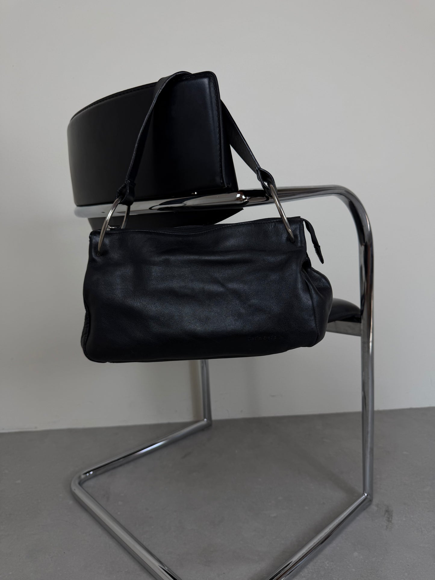 Shoulder bag in vera pelle con anelli