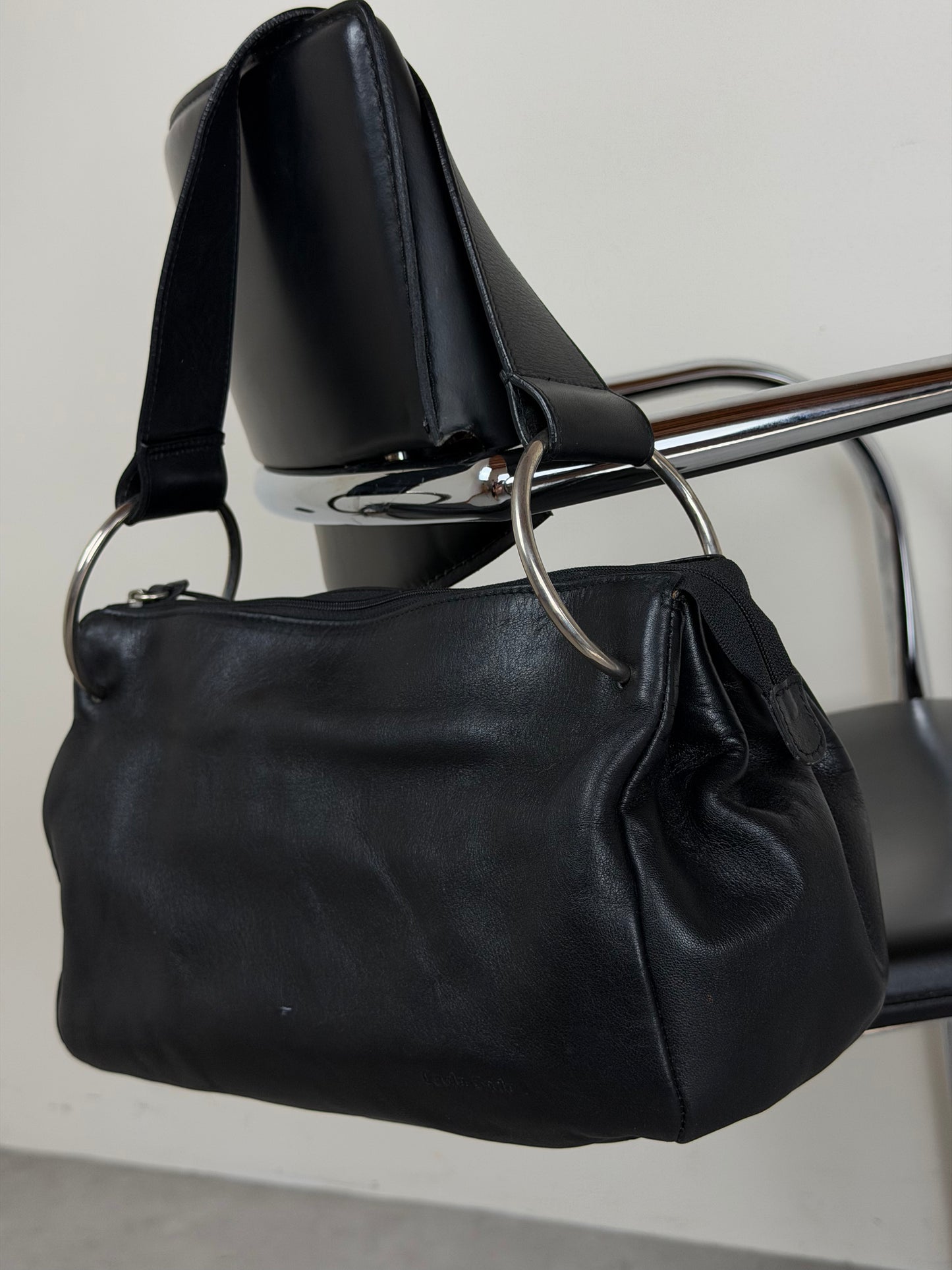 Shoulder bag in vera pelle con anelli