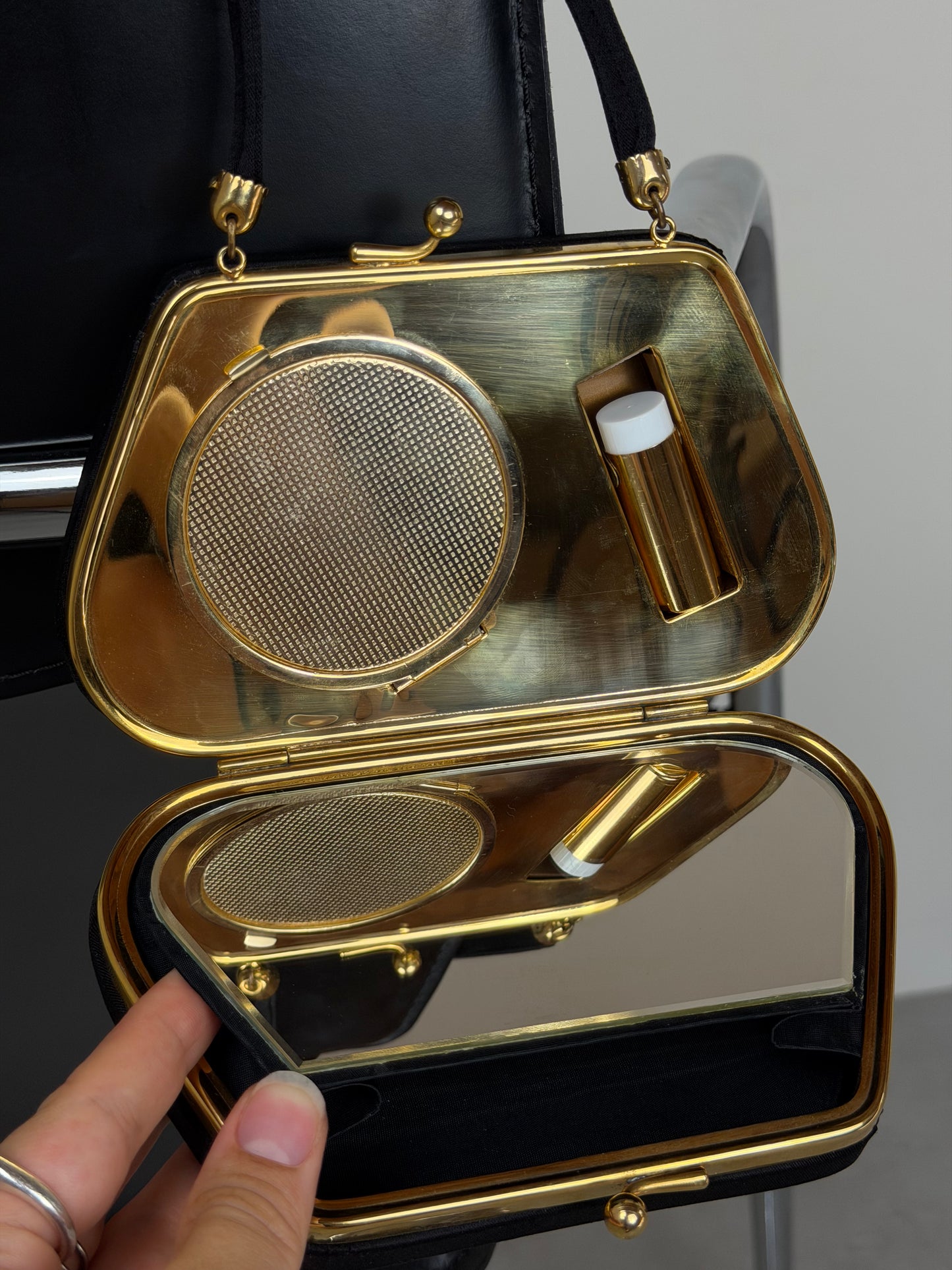 Vanity bag vintage anni '60 con porta trucchi