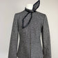 Giacca in twill di lana con nodo al collo