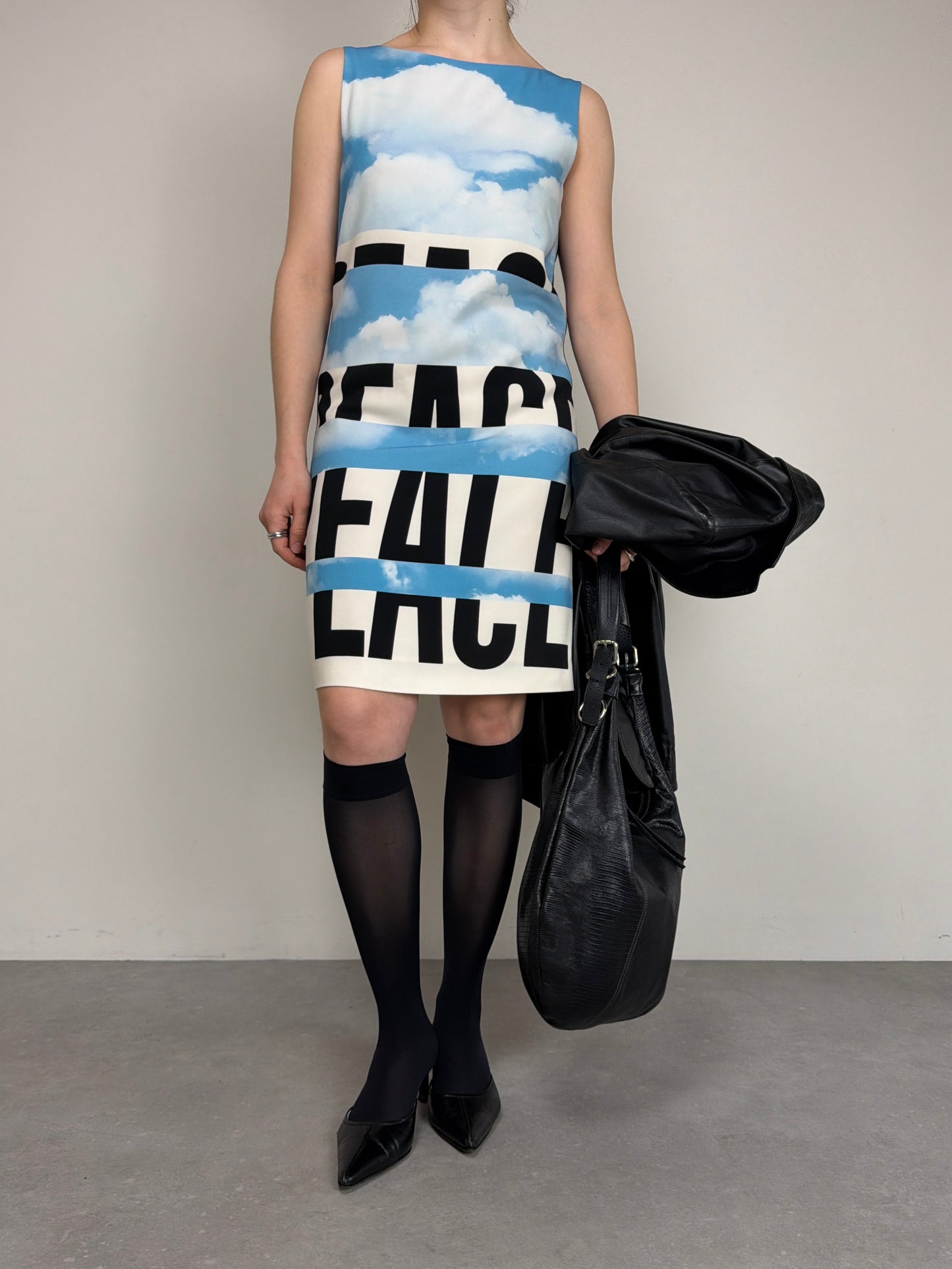 Abito "PEACE" di Moschino Cheap and Chic