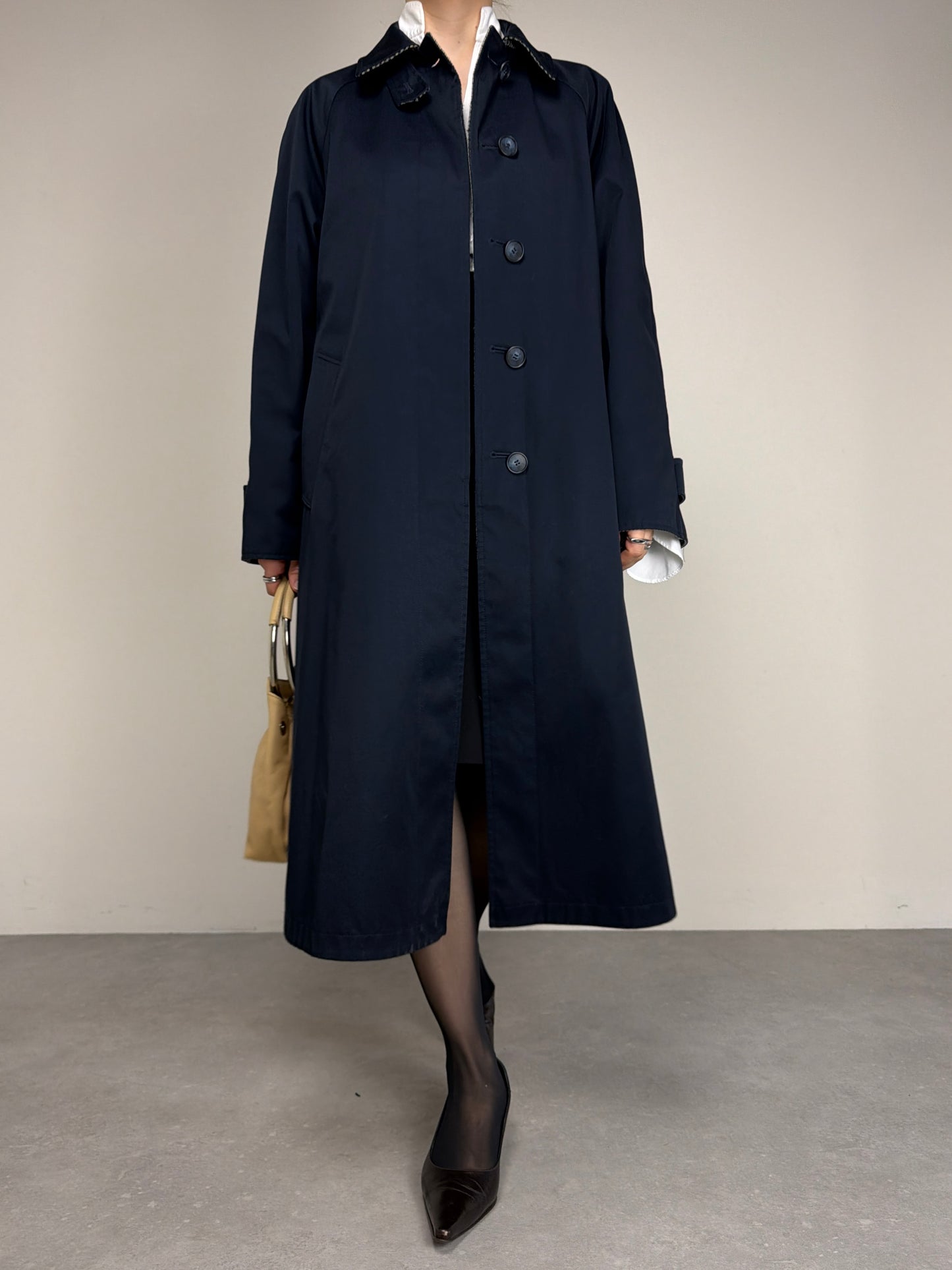 Trench vintage double-face da un lato blu e dall'altro a fantasia pied de poule