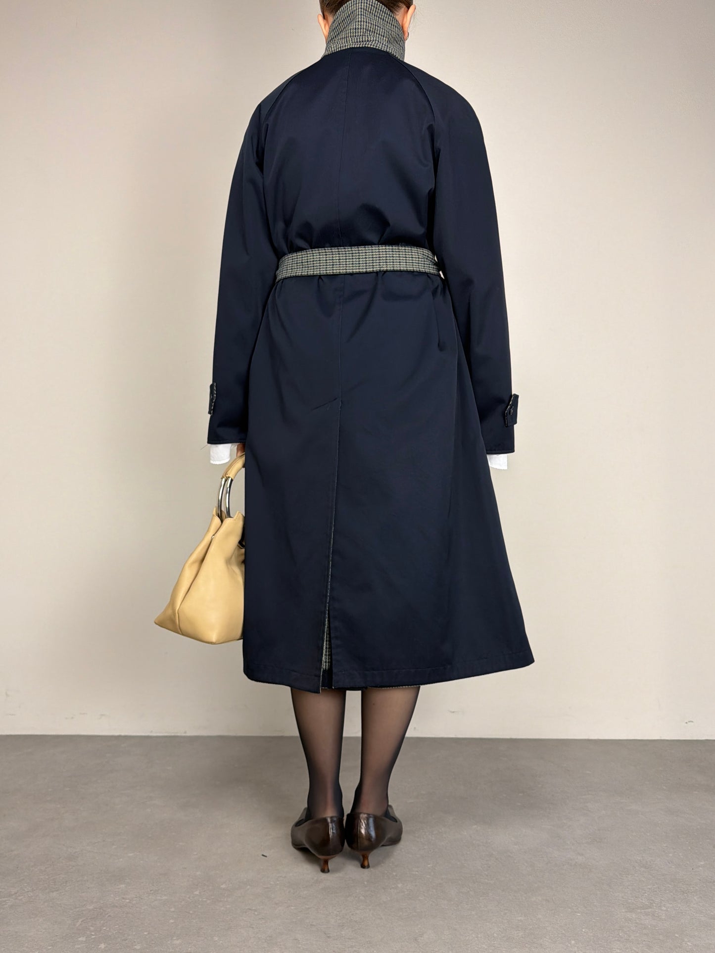 Trench vintage double-face da un lato blu e dall'altro a fantasia pied de poule