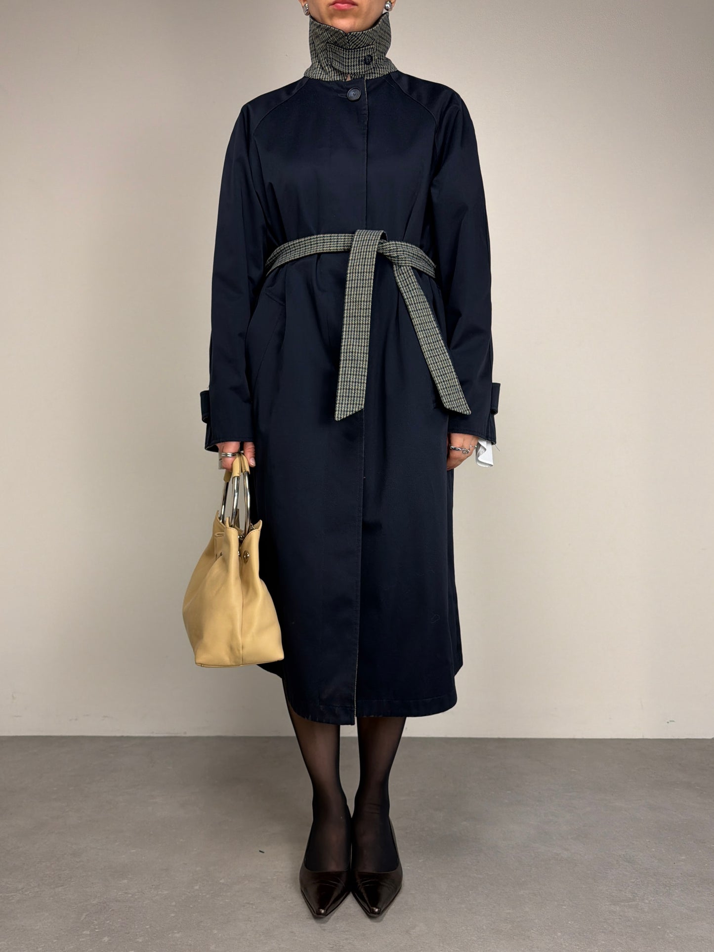 Trench vintage double-face da un lato blu e dall'altro a fantasia pied de poule