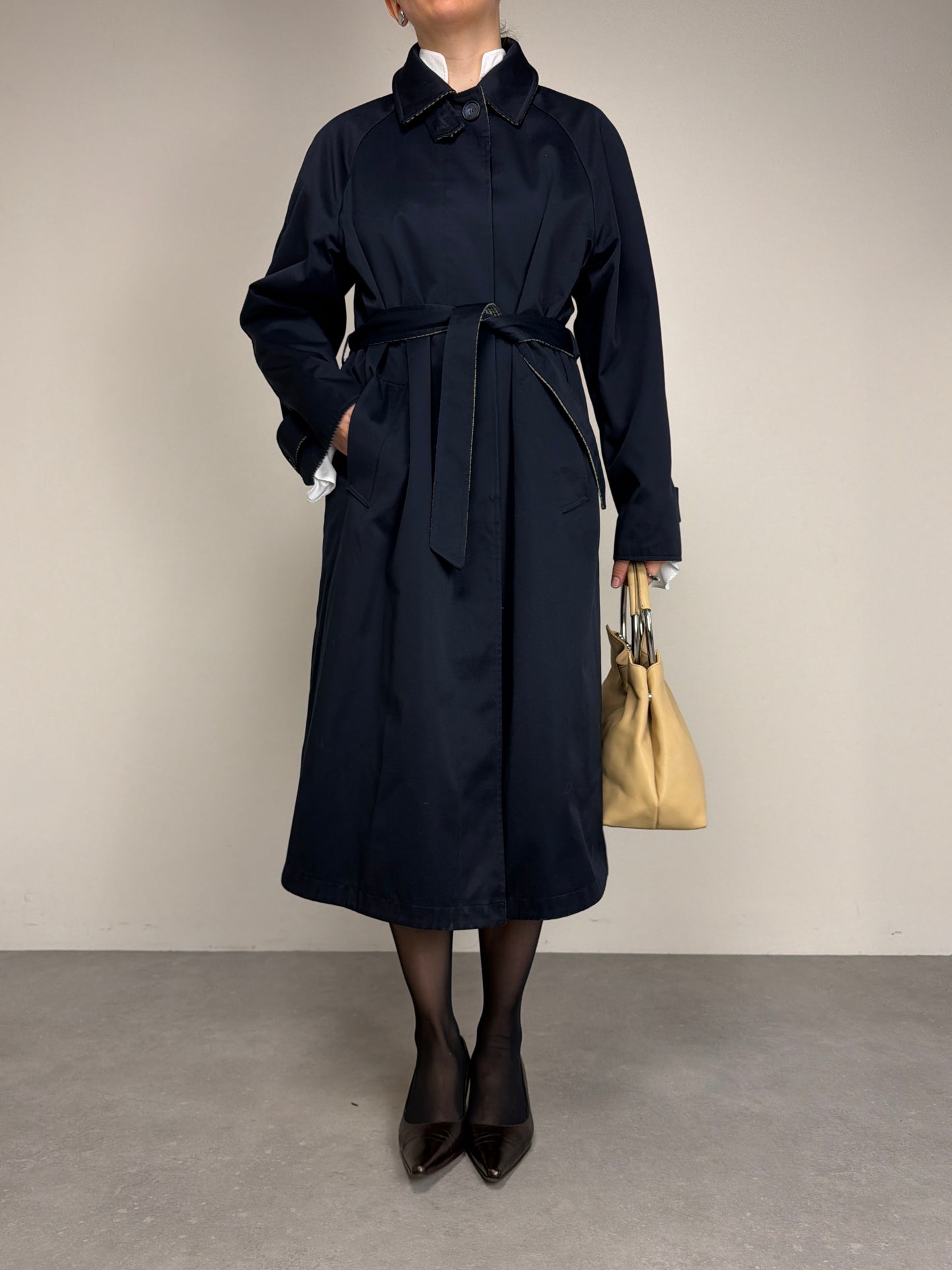 Trench vintage double-face da un lato blu e dall'altro a fantasia pied de poule