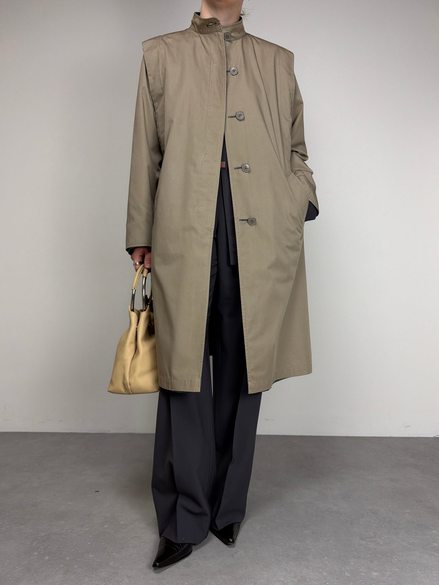 Trench double-face color verde mirto e sabbia