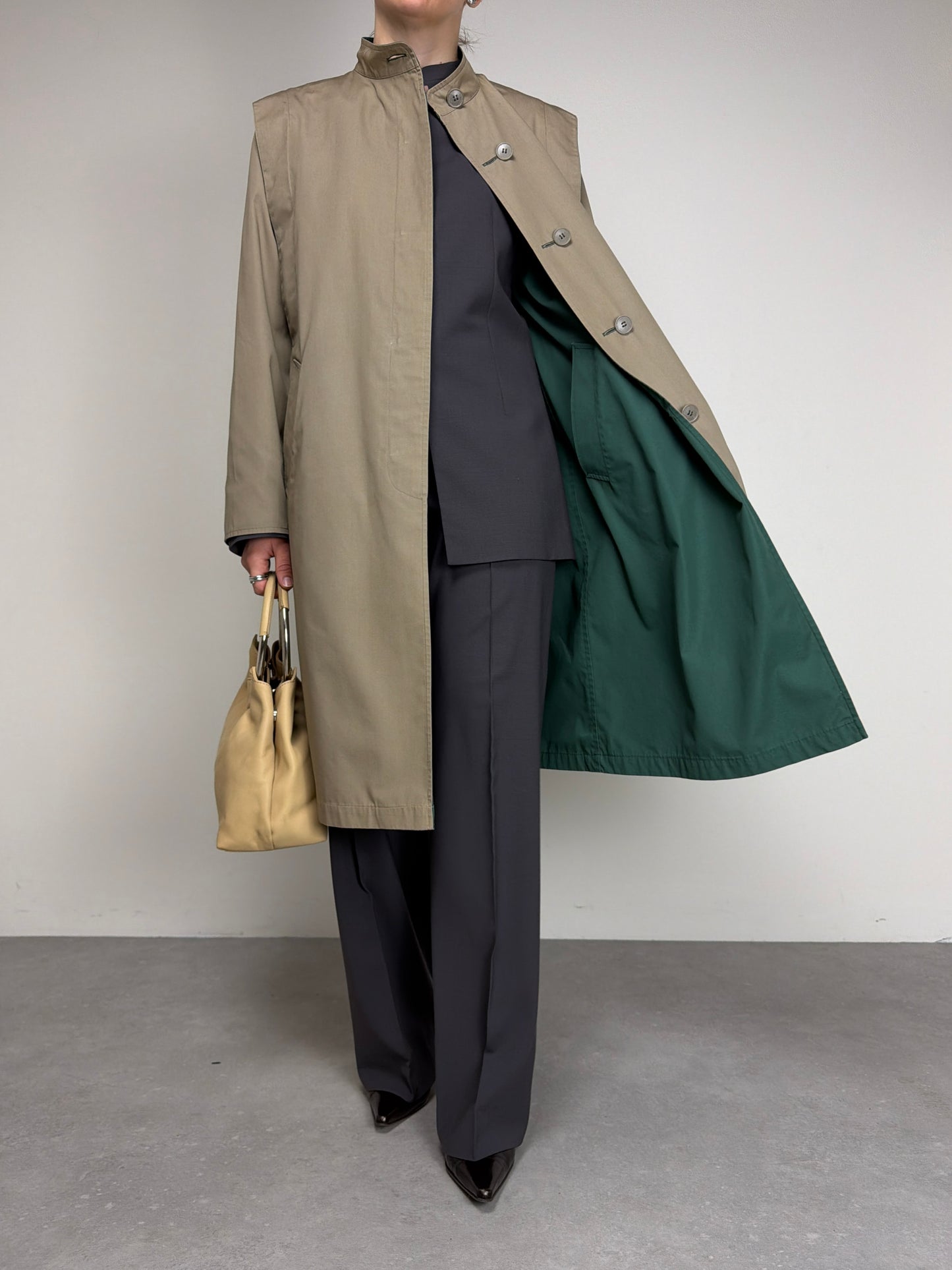 Trench double-face color verde mirto e sabbia