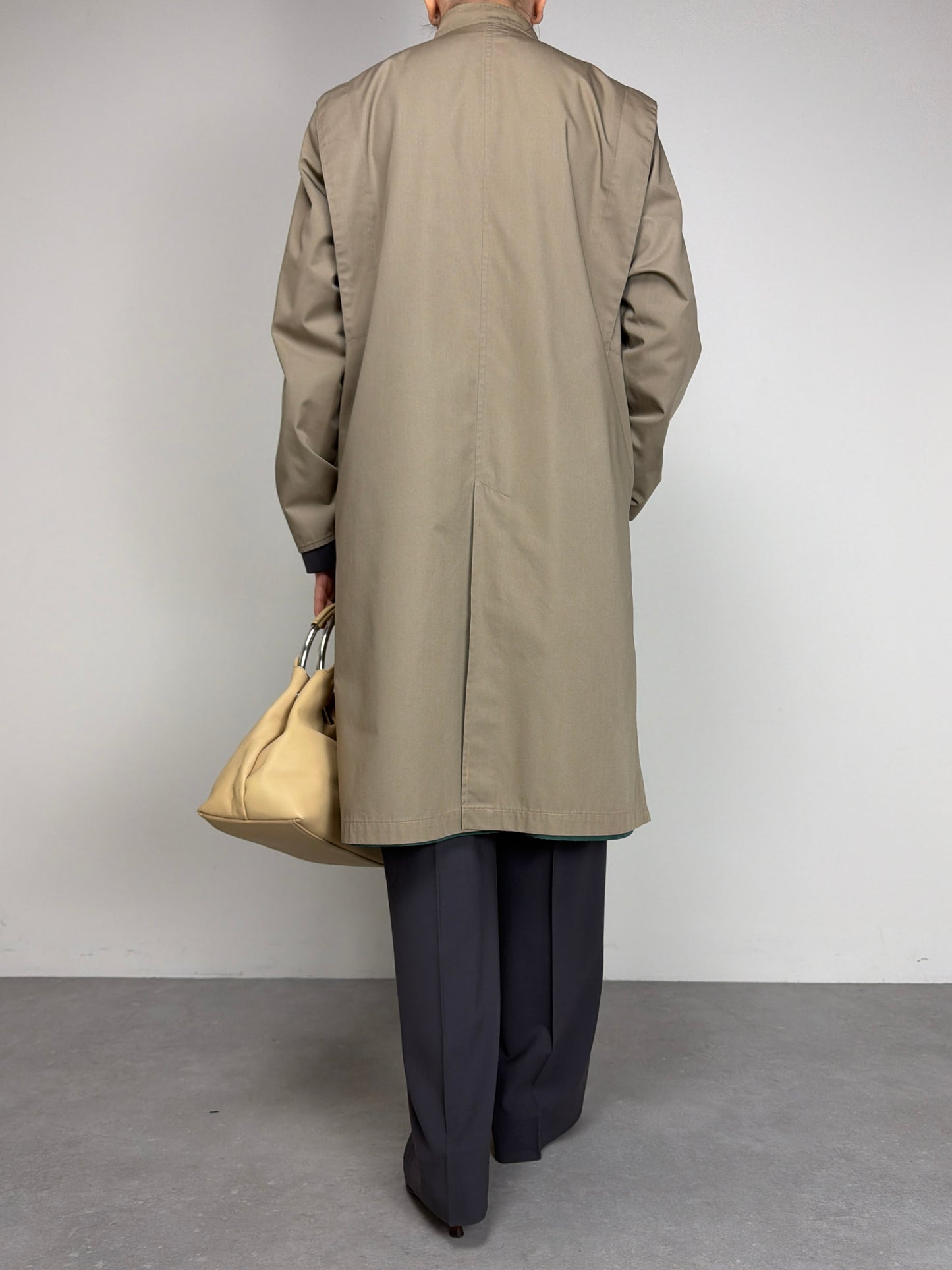 Trench double-face color verde mirto e sabbia