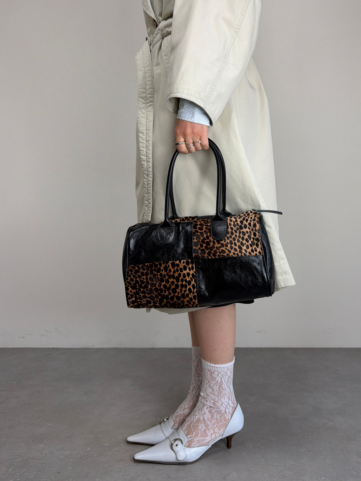 Bauletto in pelle verniciata e cavallino leopardato
