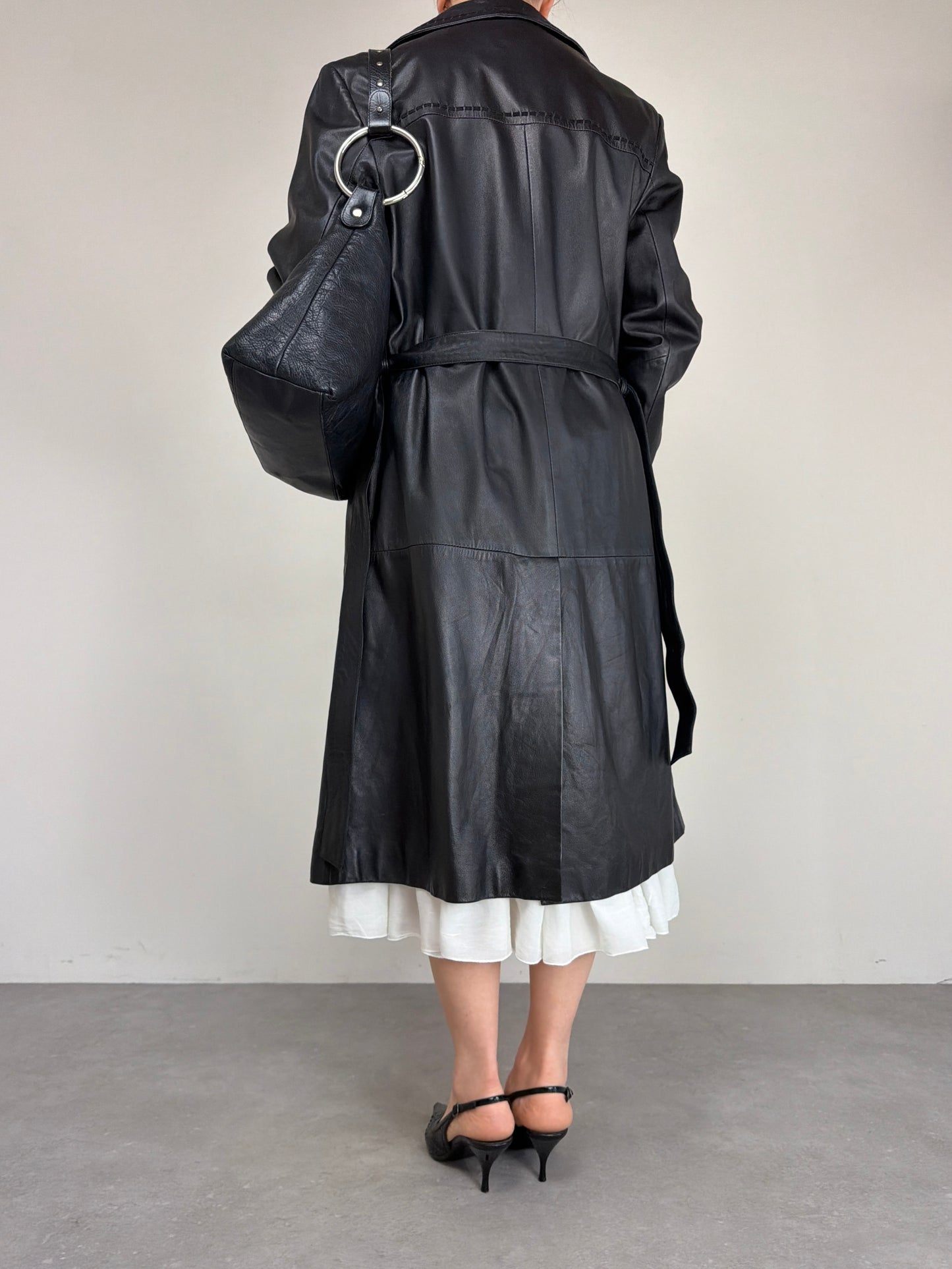 Trench vintage in vera pelle nera