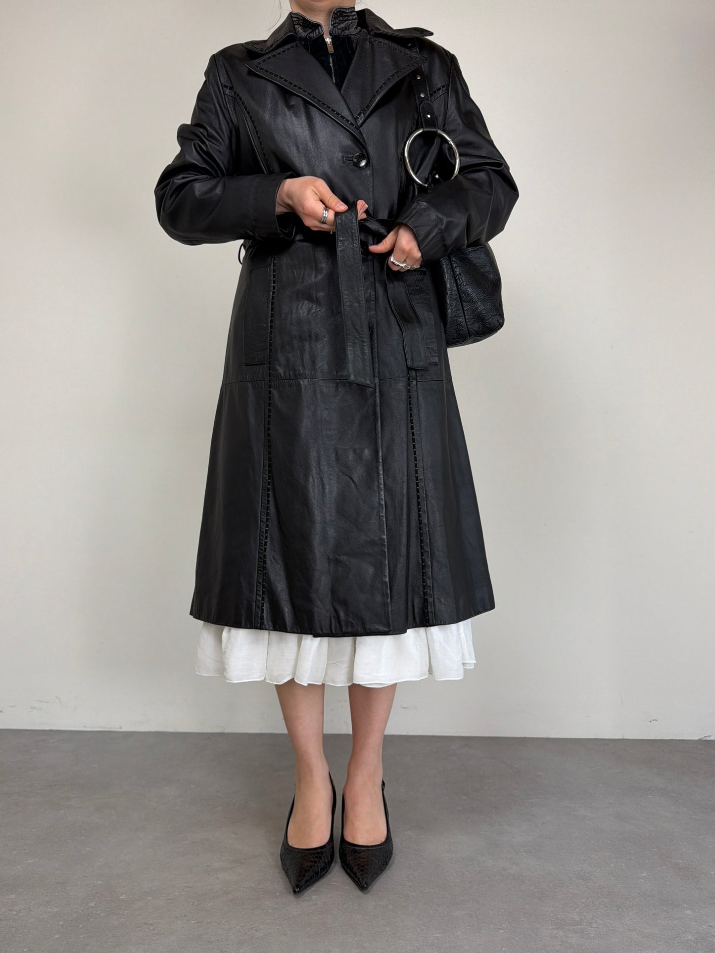 Trench vintage in vera pelle nera