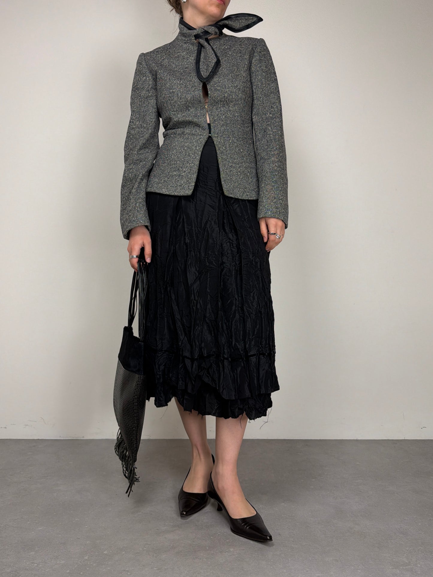 Giacca in twill di lana con nodo al collo