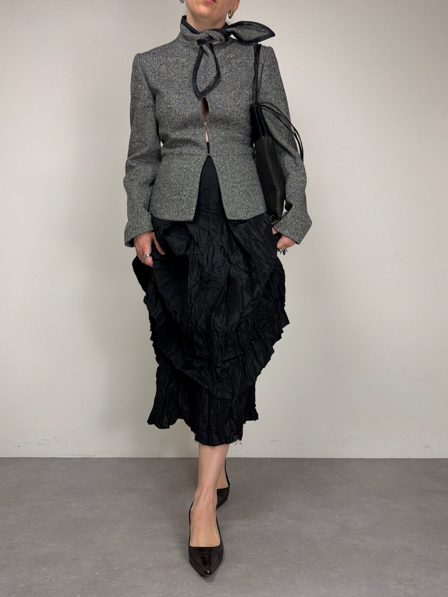 Giacca in twill di lana con nodo al collo