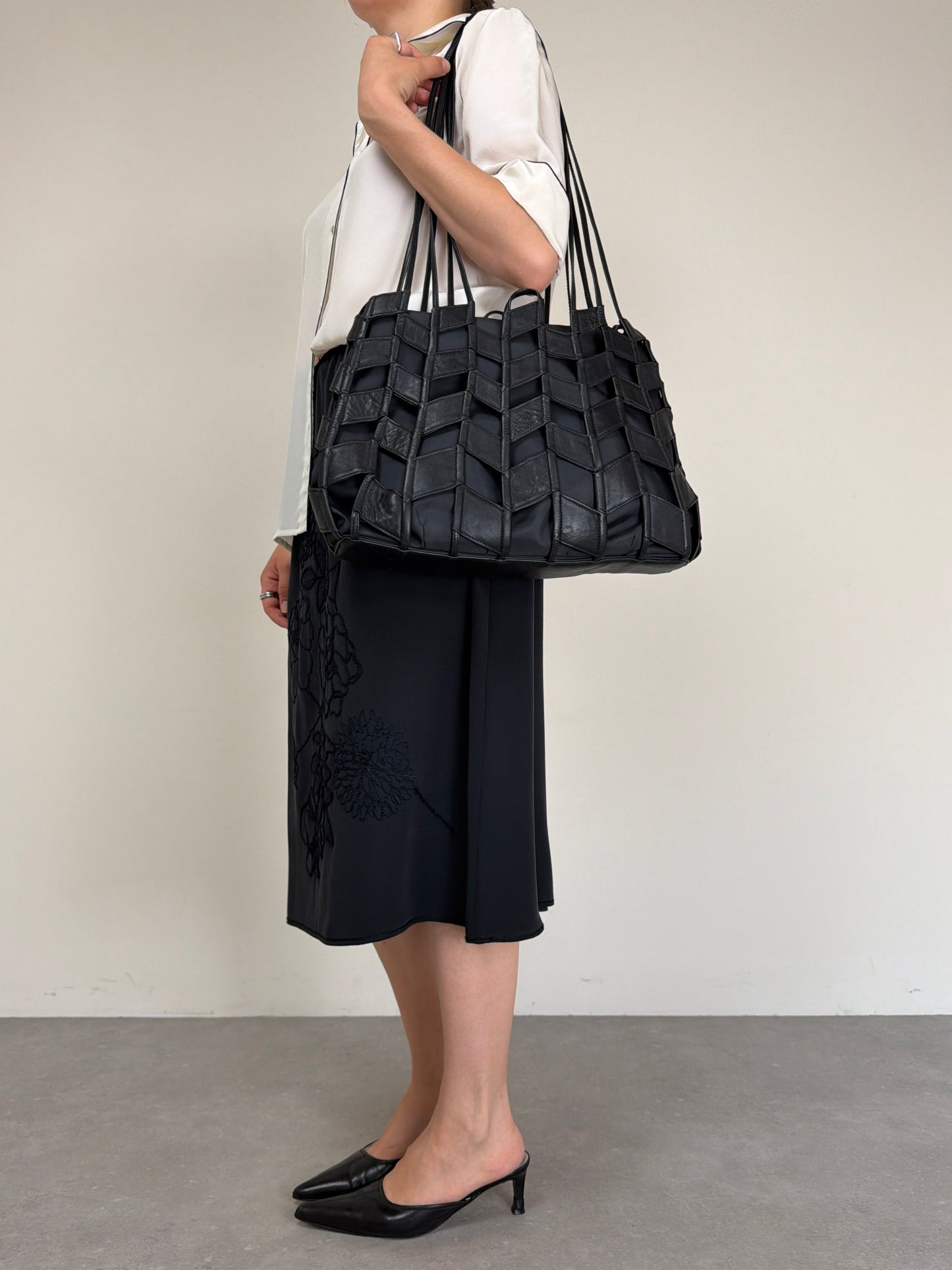 Tote Bag in pelle con lavorazione geometrica