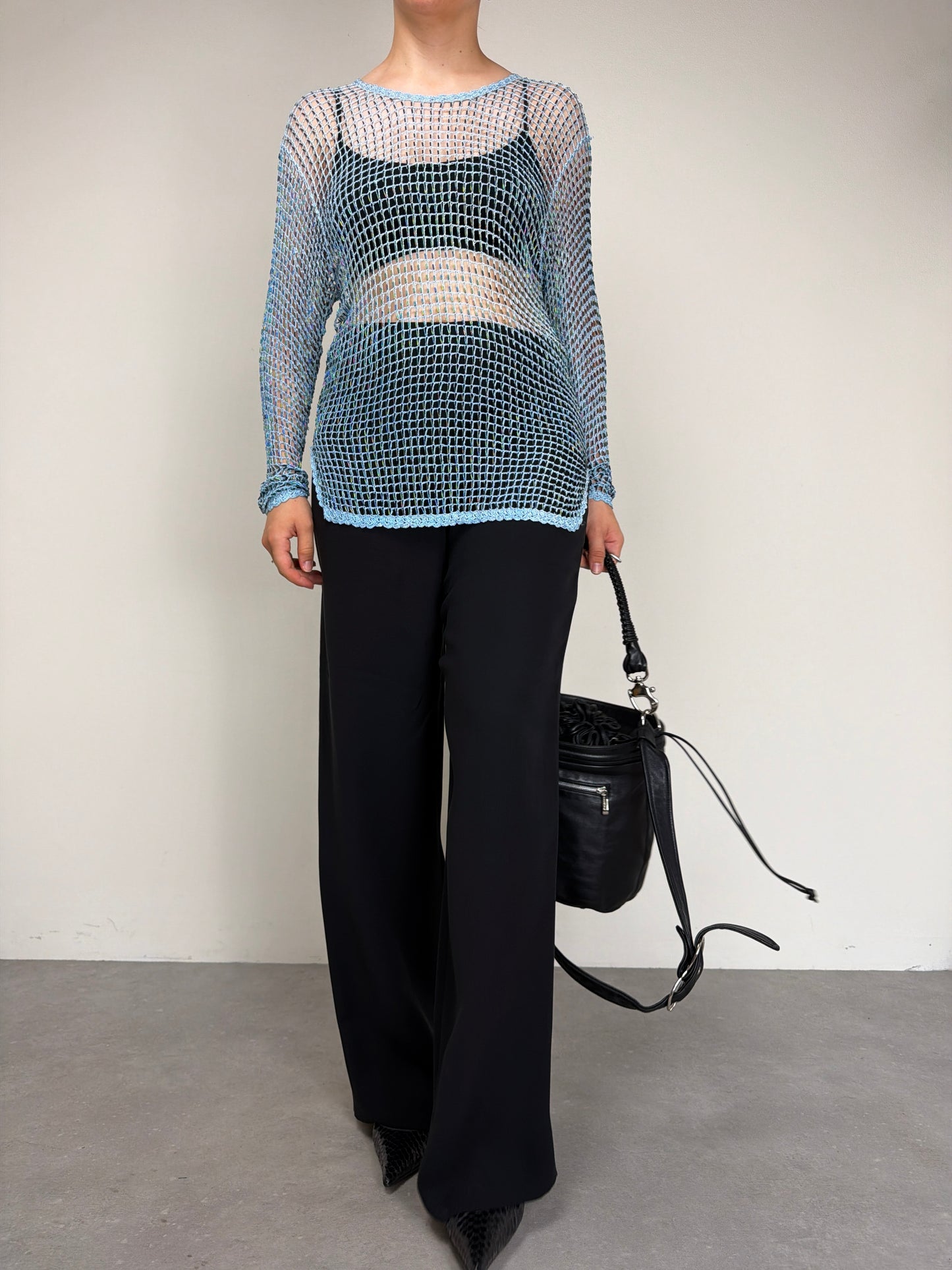 Maglia vintage a rete crochet azzurra con perline cangianti