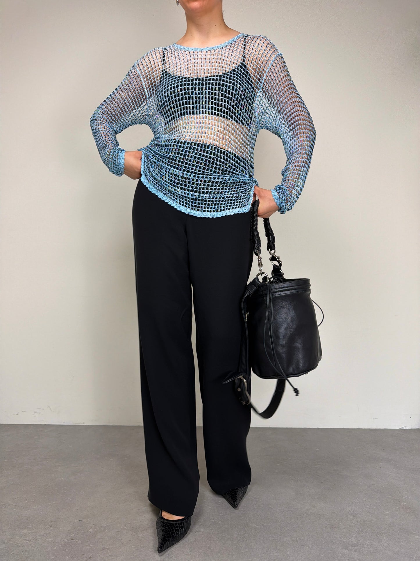Maglia vintage a rete crochet azzurra con perline cangianti