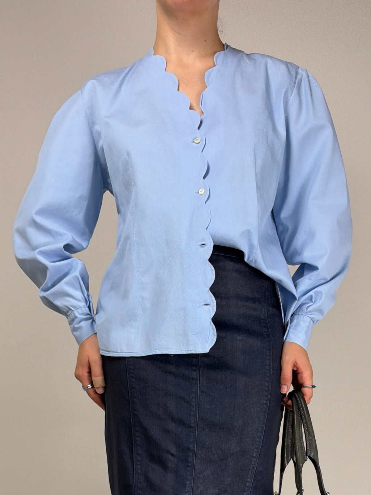Camicia vintage in cotone con bordo smerlato