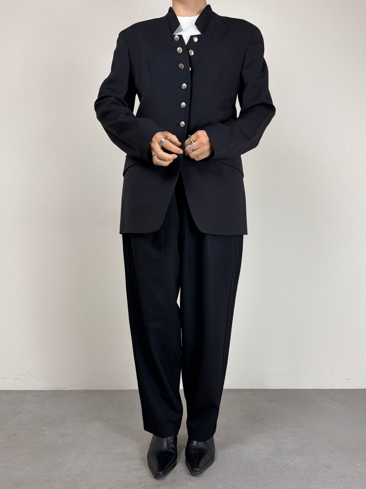 Blazer vintage in lana con bottoni gioiello