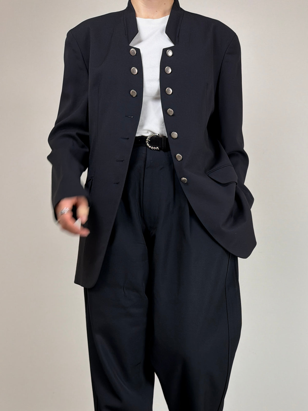 Blazer vintage in lana con bottoni gioiello