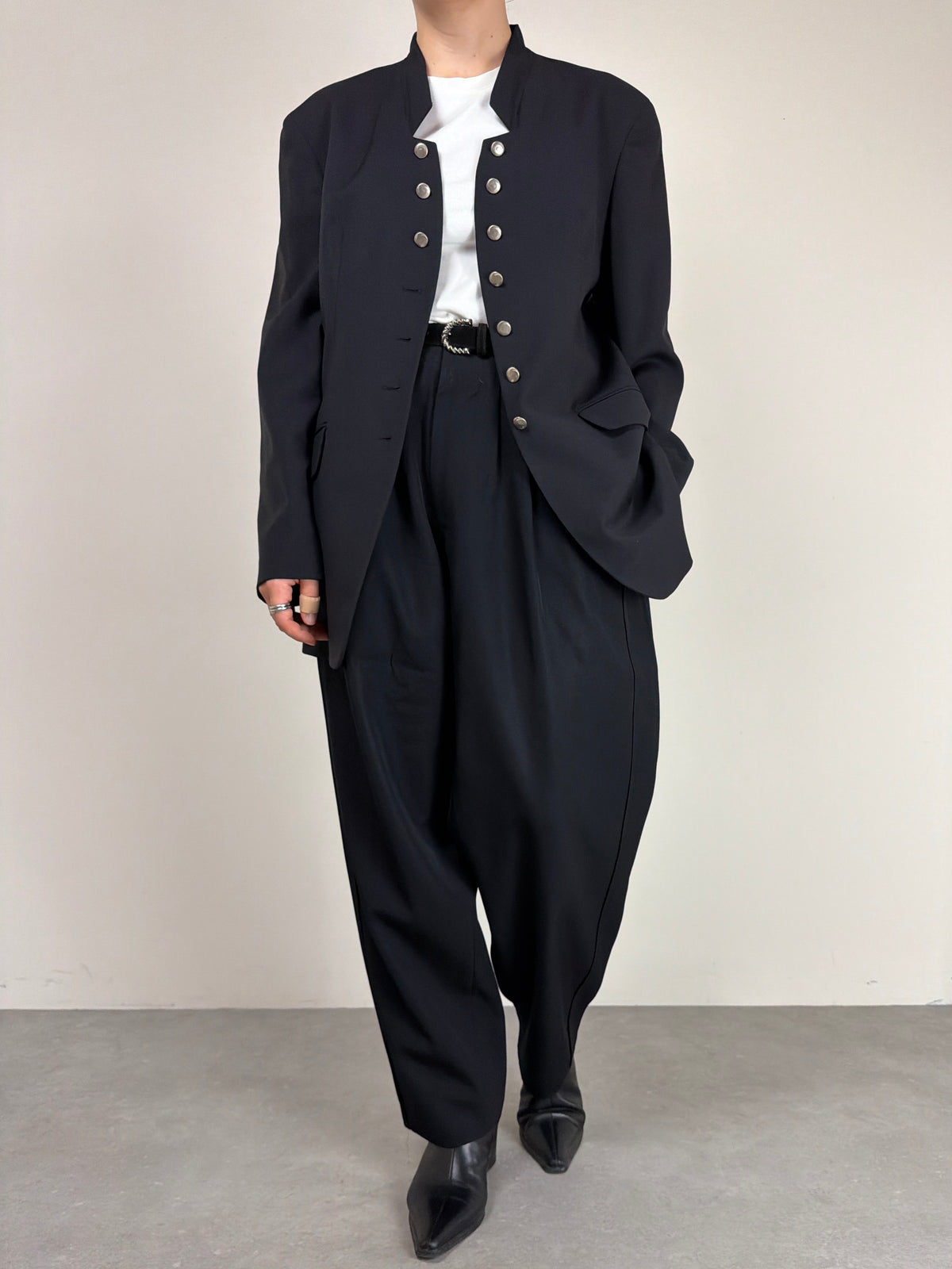 Blazer vintage in lana con bottoni gioiello