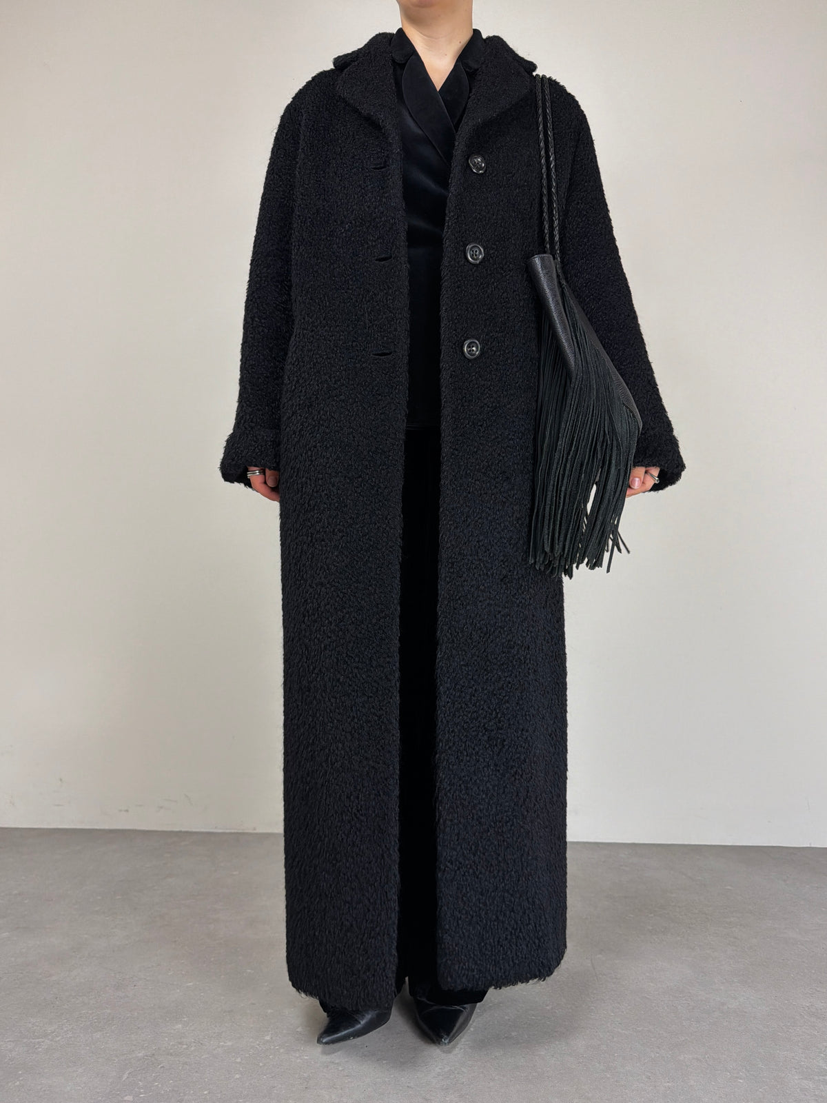 Cappotto nero lungo in mohair e lana
