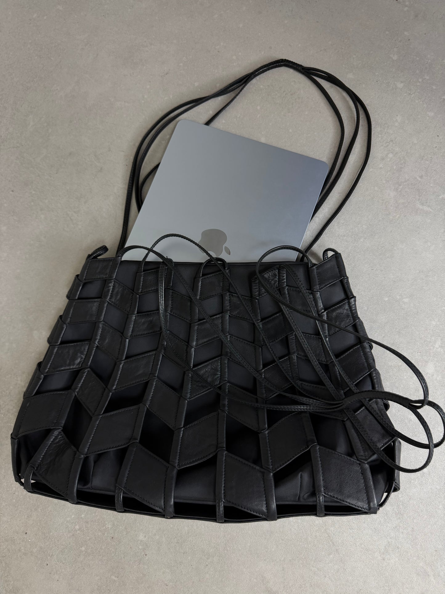 Tote Bag in pelle con lavorazione geometrica