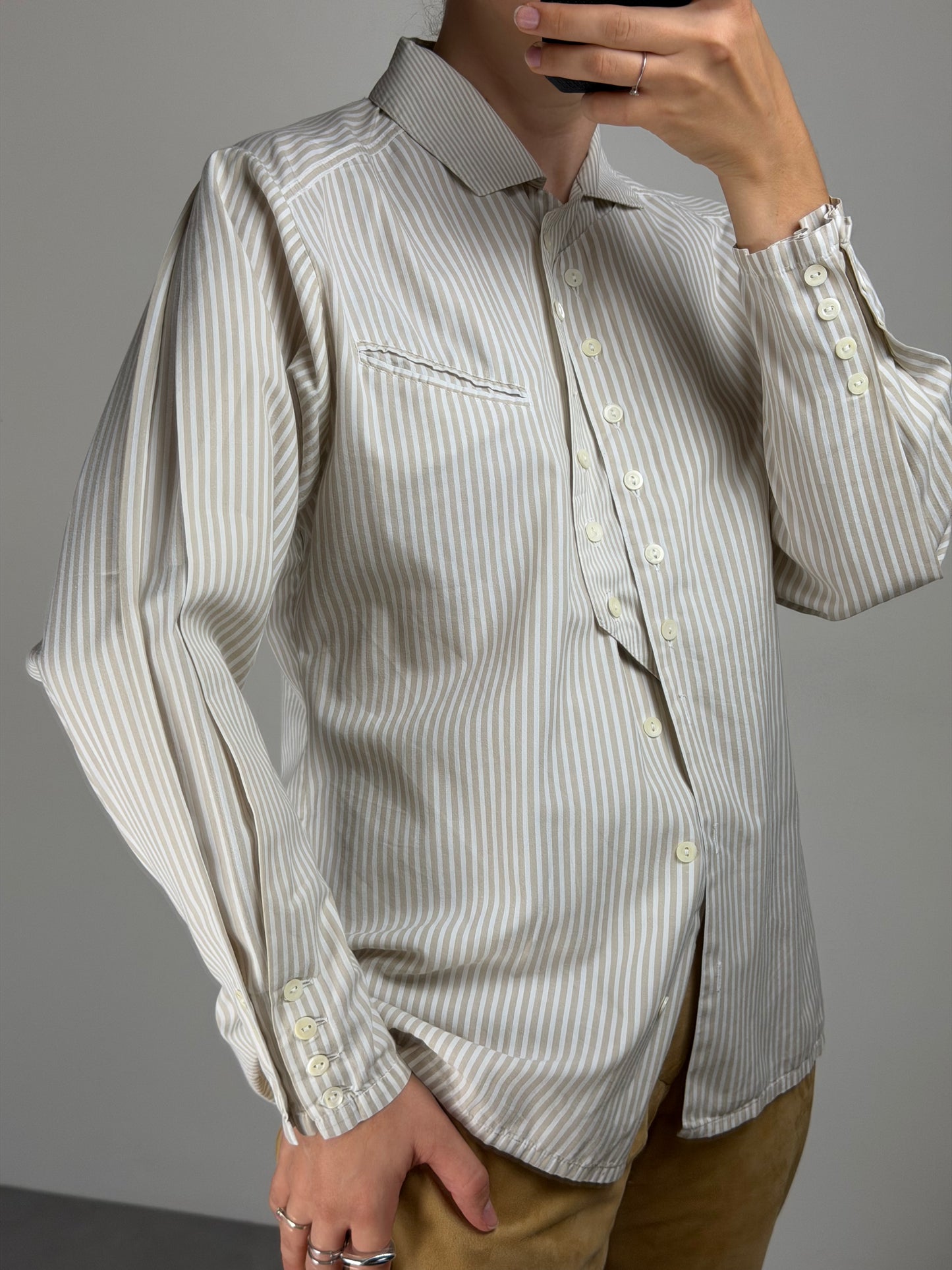 Camicia vintage in cotone con costruzione asimmetrica