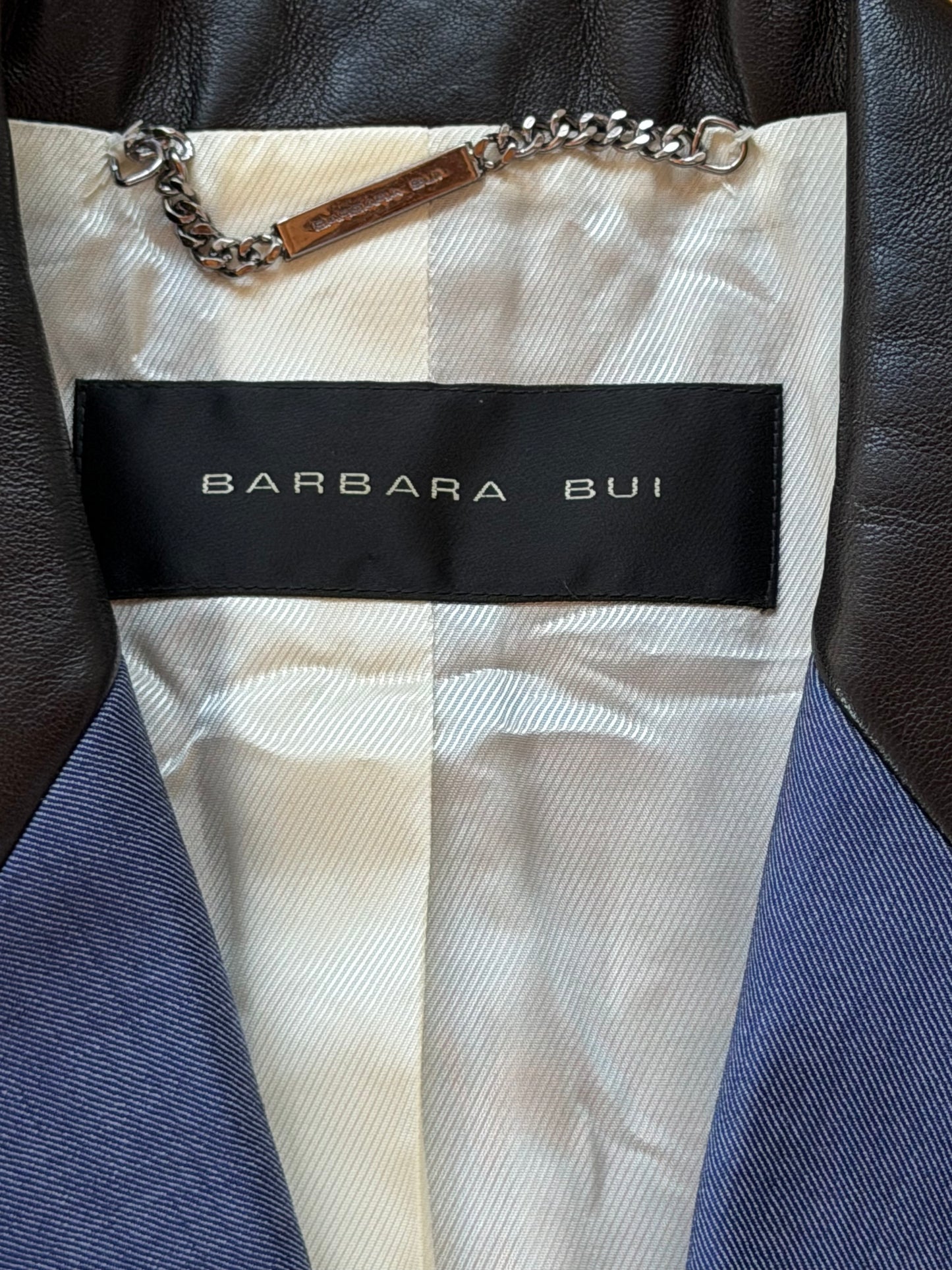 Blazer strutturato in pura lana con dettaglio del piercing sul retro